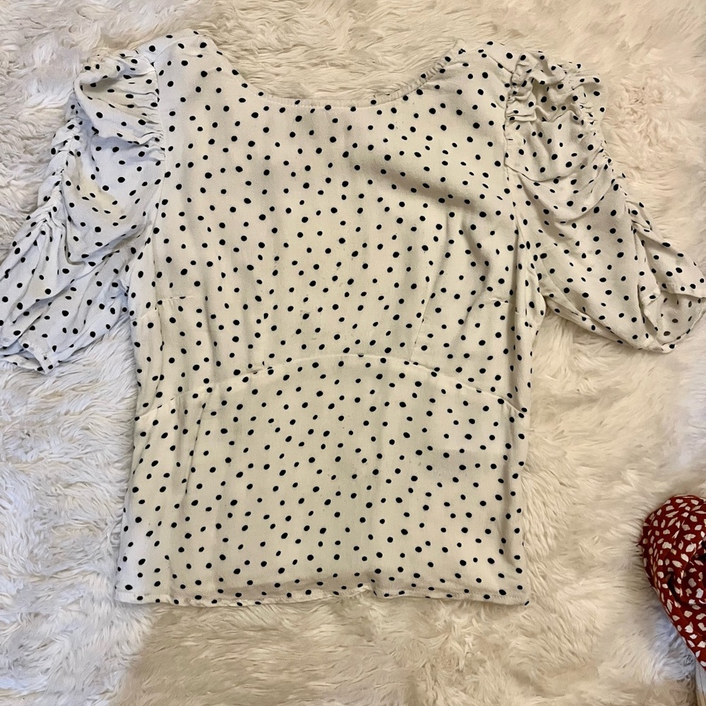 Shortsleeved blouse